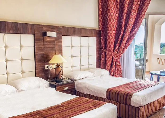 Курортный комплекс Tia Heights Makadi Bay
