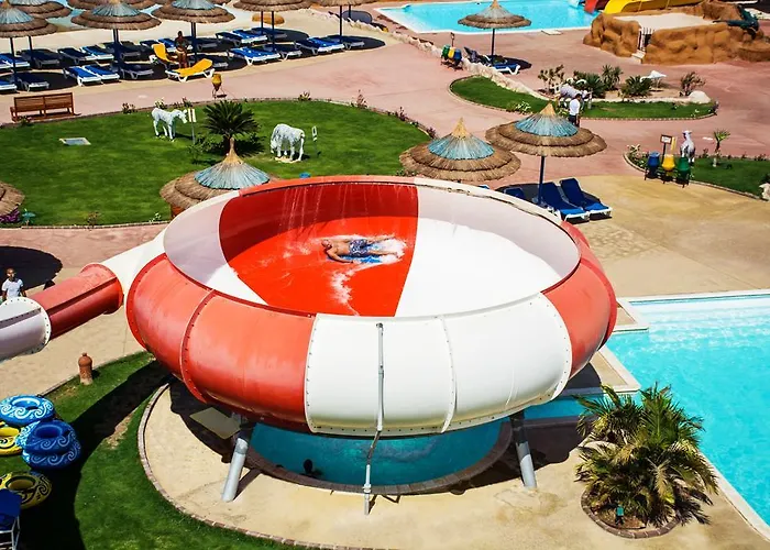 Курортный комплекс Tia Heights Makadi Bay