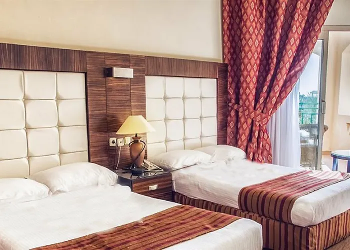 Курортный комплекс Tia Heights Makadi Bay